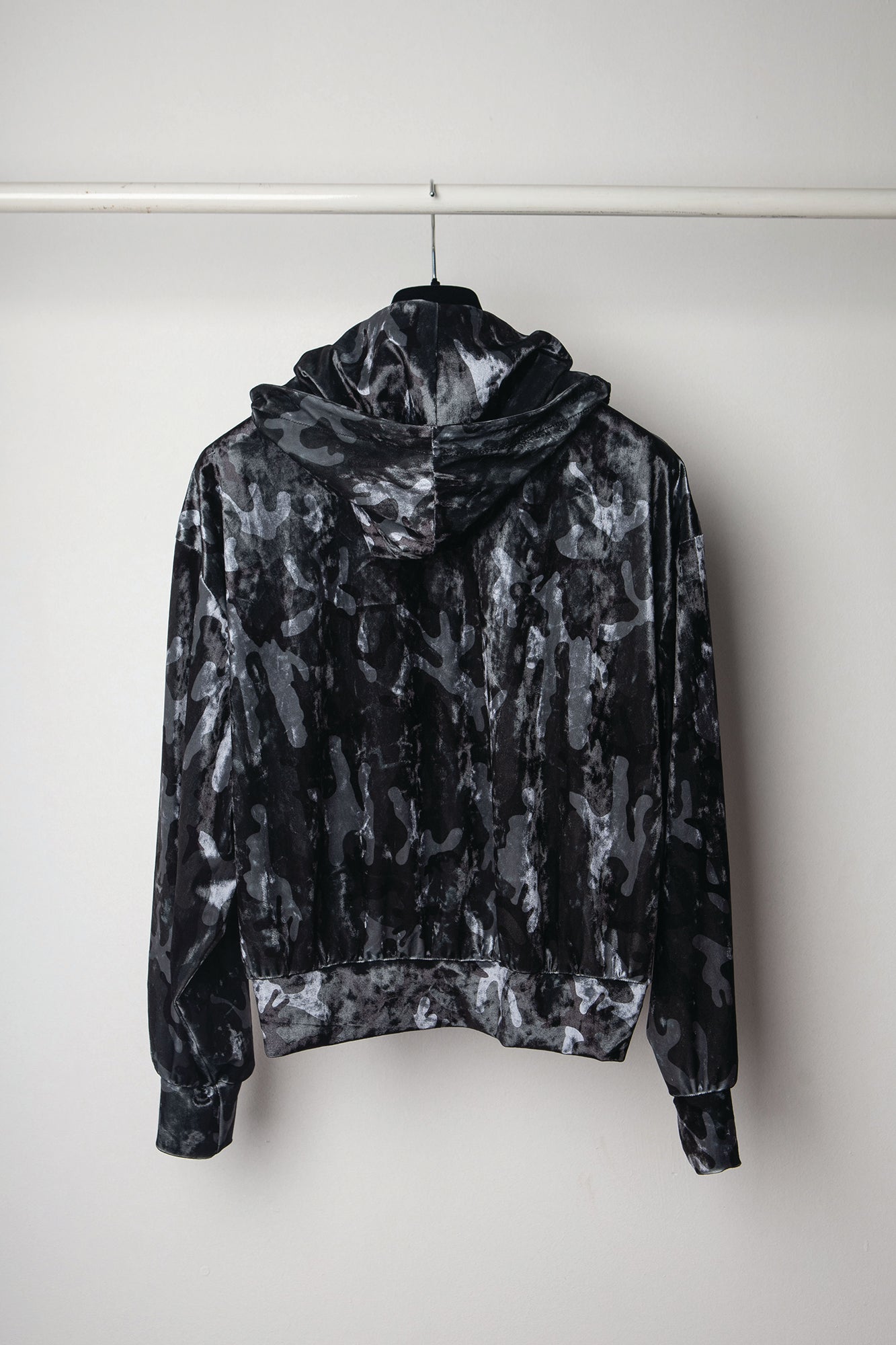 The grey militaire sweatshirt