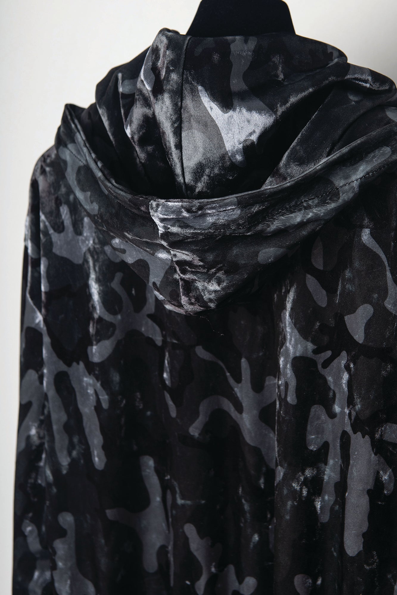 The grey militaire sweatshirt