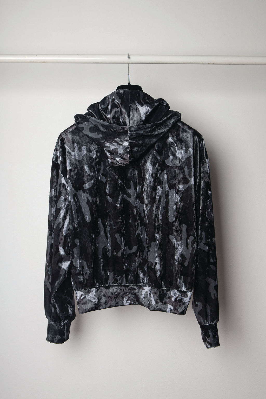 The grey militaire sweatshirt