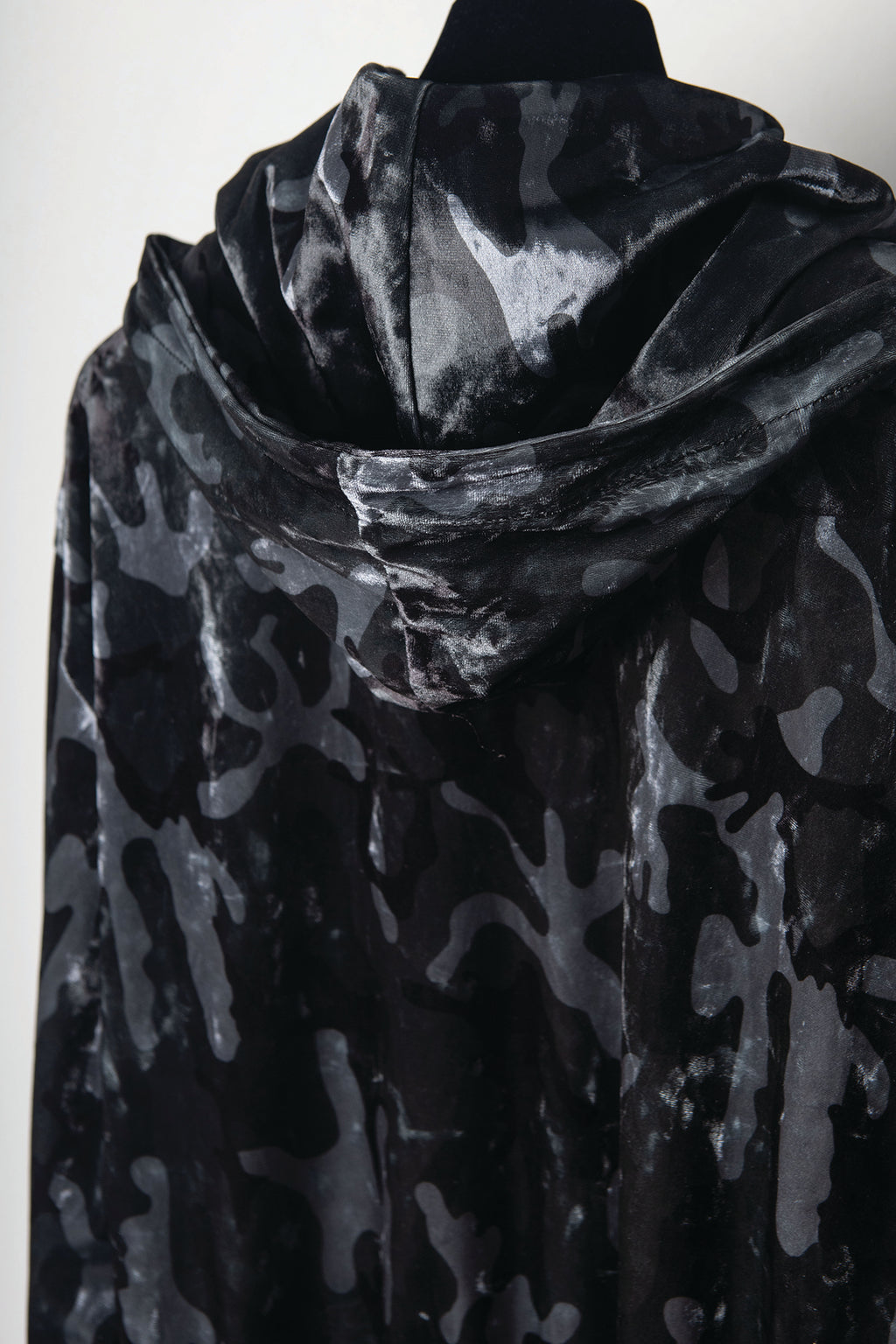 The grey militaire sweatshirt