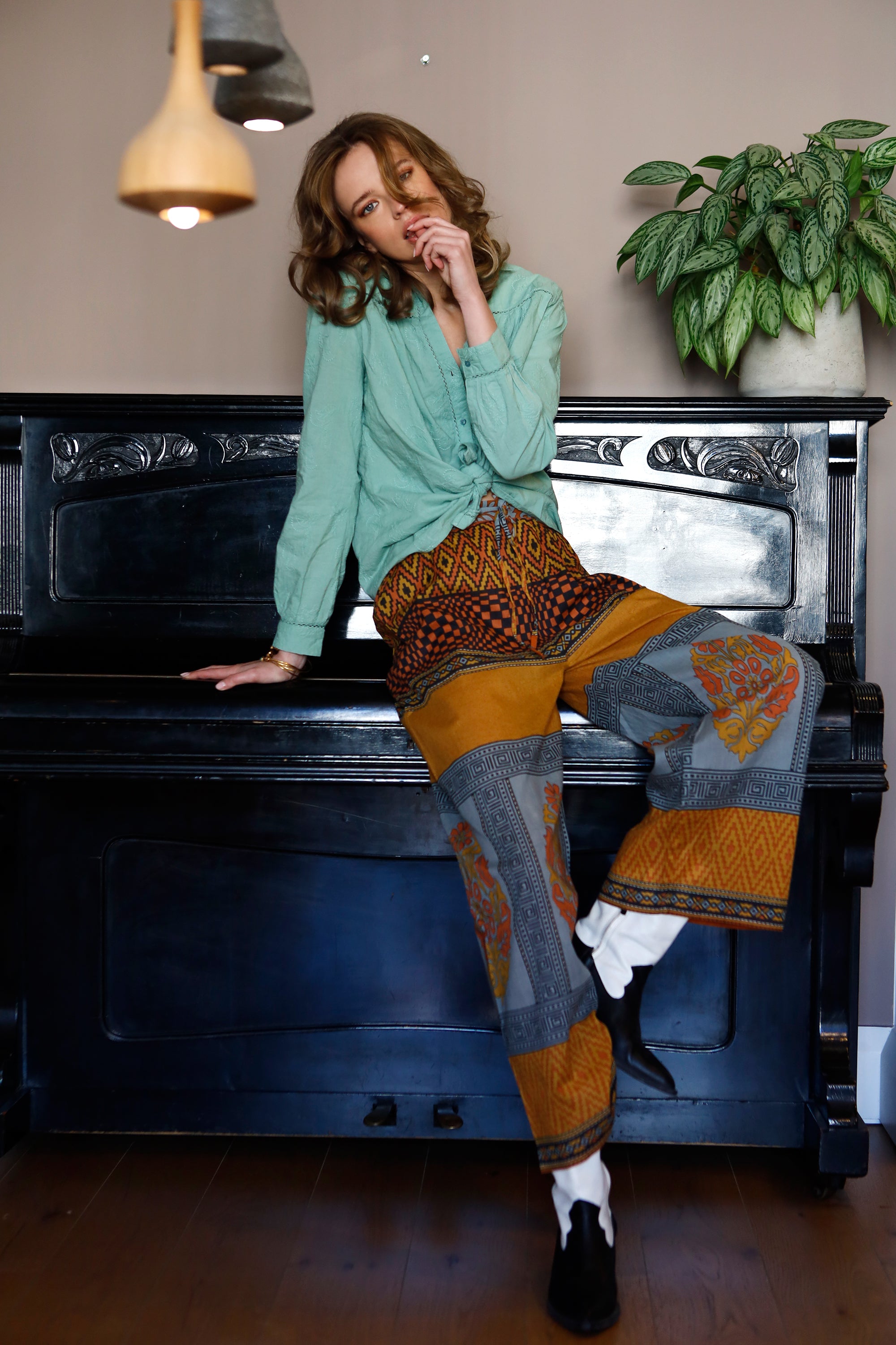 Amrit Pants